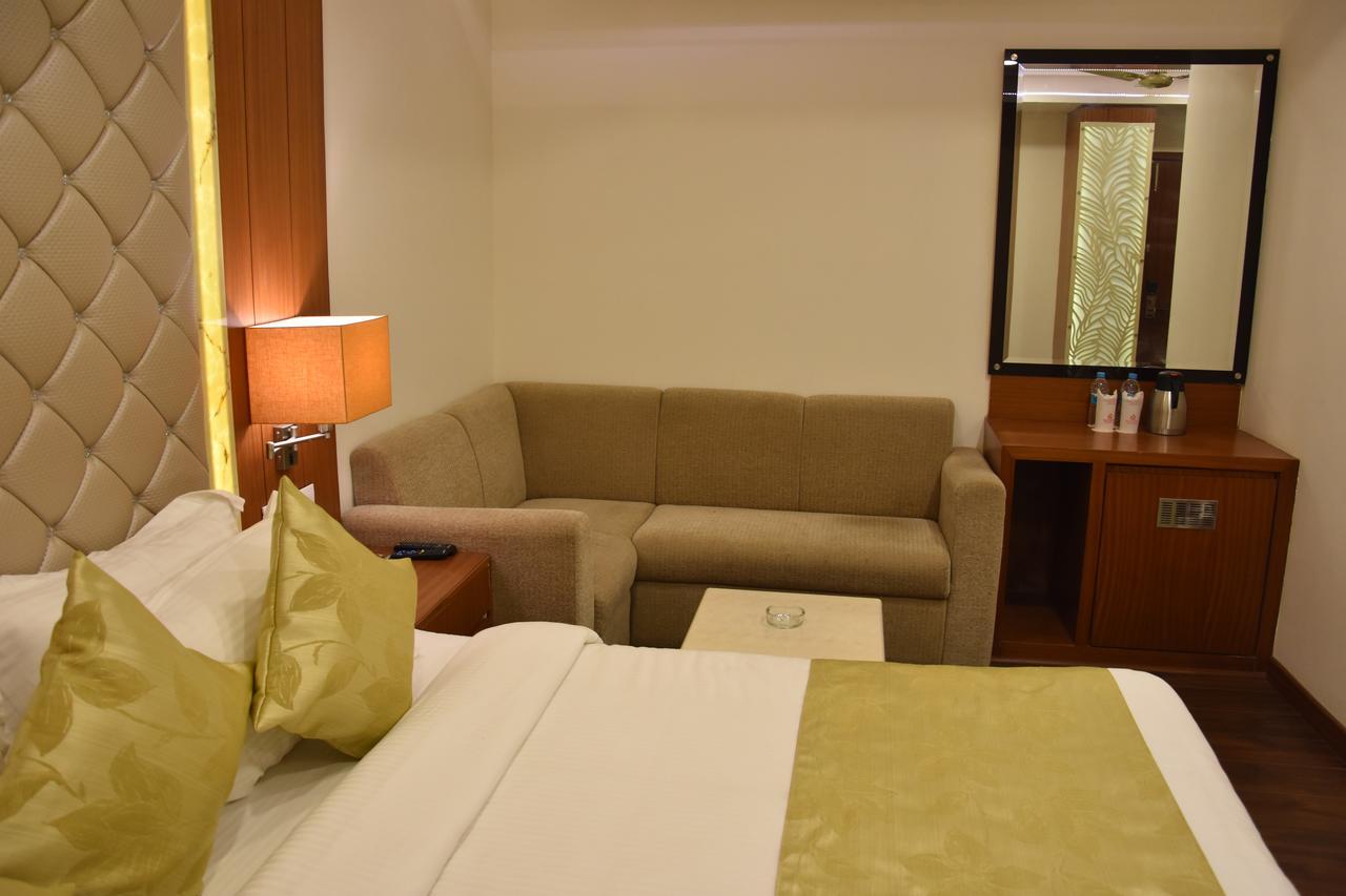 Hotel Meadows Varanasi Exterior foto