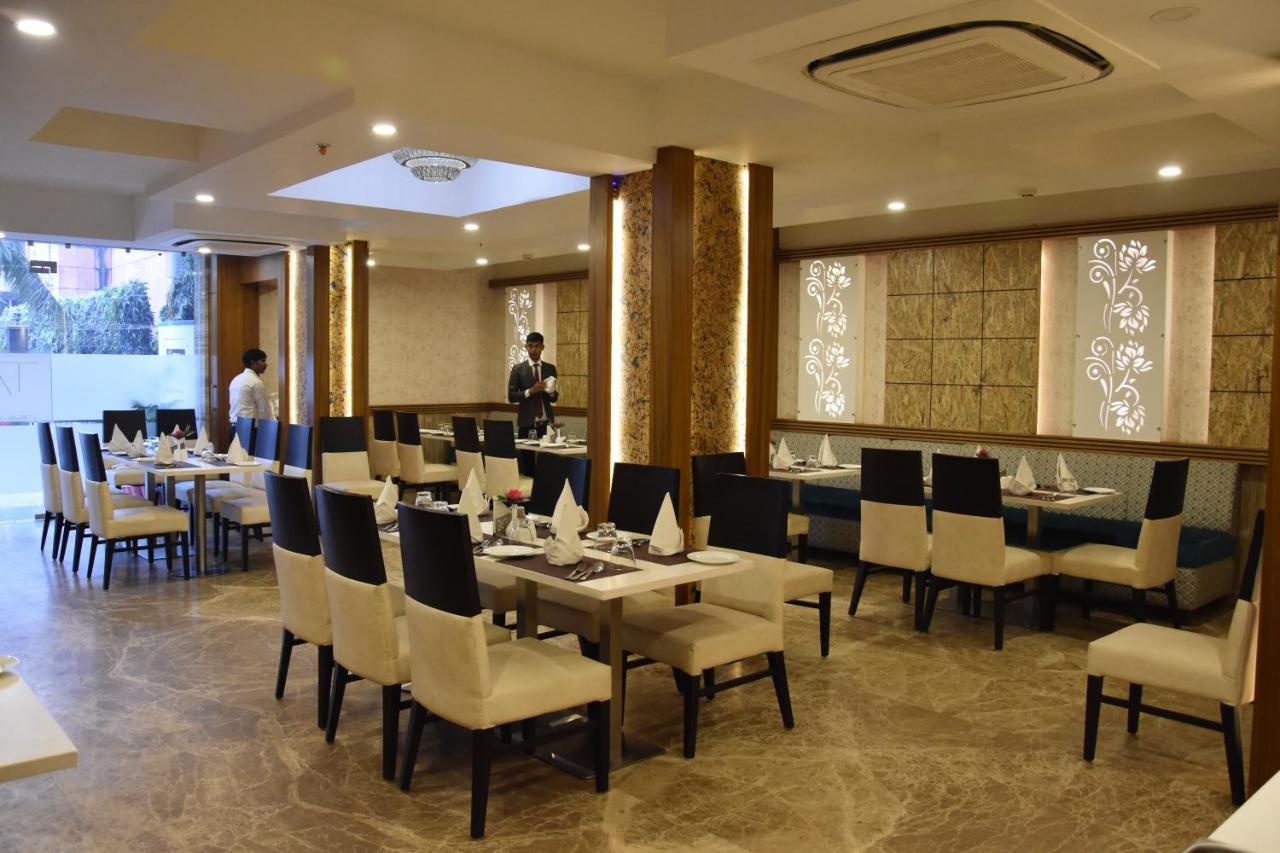 Hotel Meadows Varanasi Exterior foto